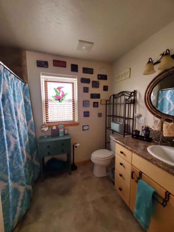 Grizzly Roadhouse Bed And Breakfast Cortez Exterior foto