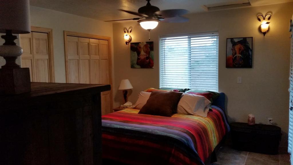 Grizzly Roadhouse Bed And Breakfast Cortez Exterior foto