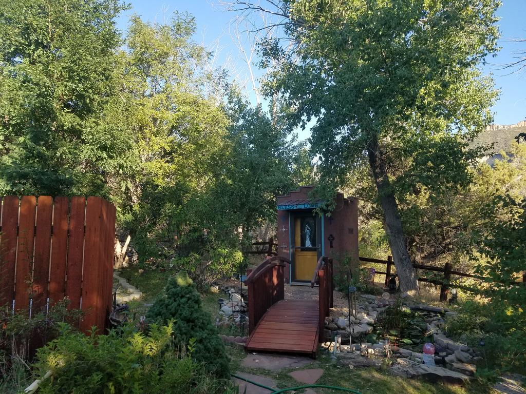 Grizzly Roadhouse Bed And Breakfast Cortez Exterior foto