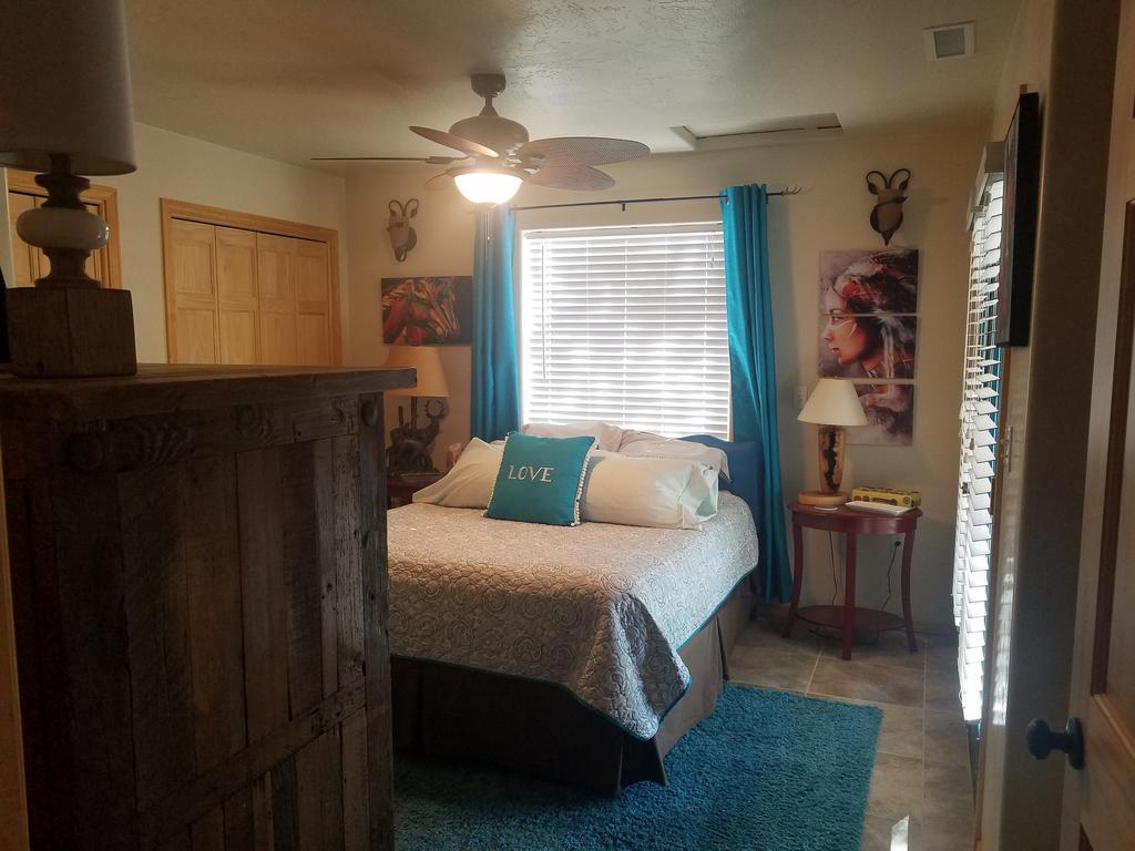Grizzly Roadhouse Bed And Breakfast Cortez Exterior foto