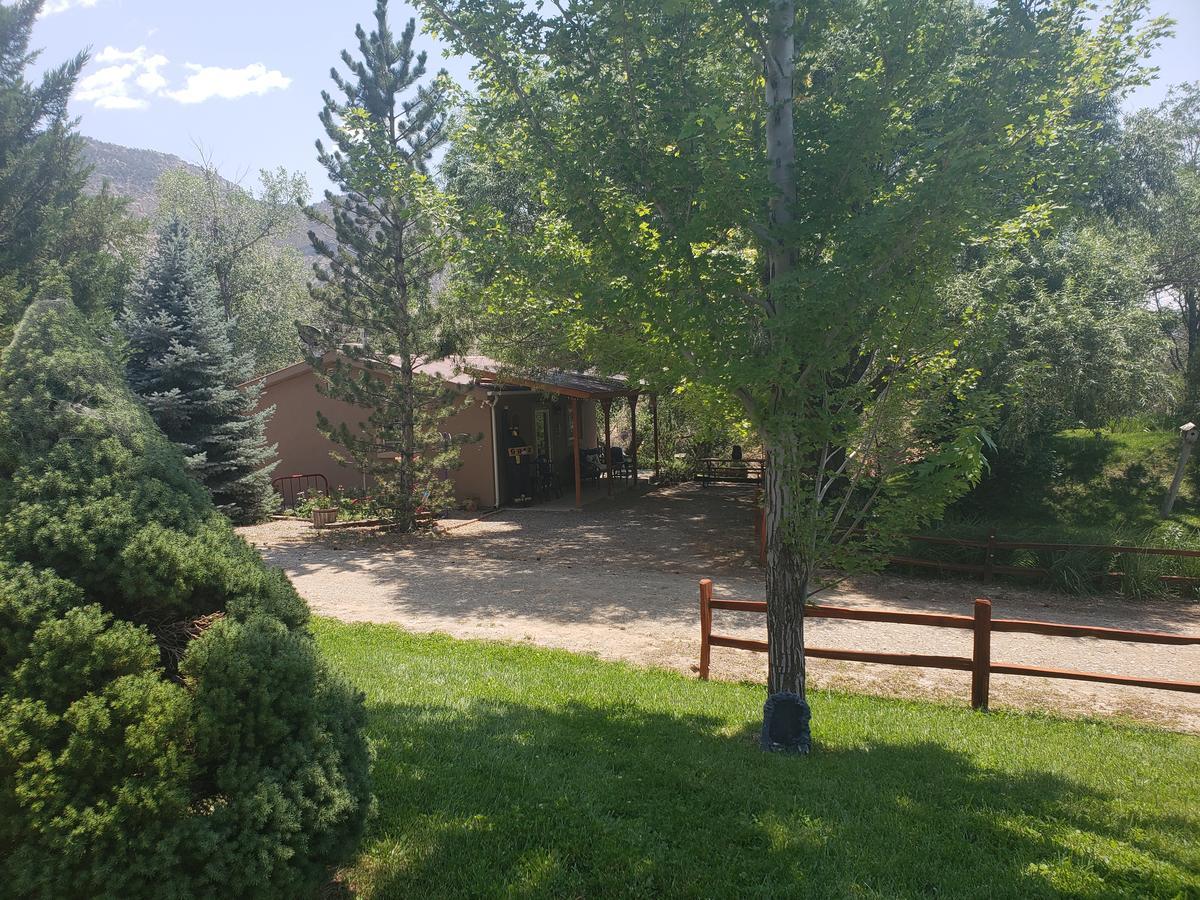 Grizzly Roadhouse Bed And Breakfast Cortez Exterior foto